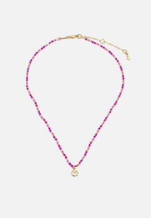 Naszyjnik z naprzemiennie ułożonymi różowymi i złotymi koralikami, z małym złotym zawieszonym w kształcie gwiazdki z przezroczystym kamieniem w centrum oraz regulowanym zapięciem.