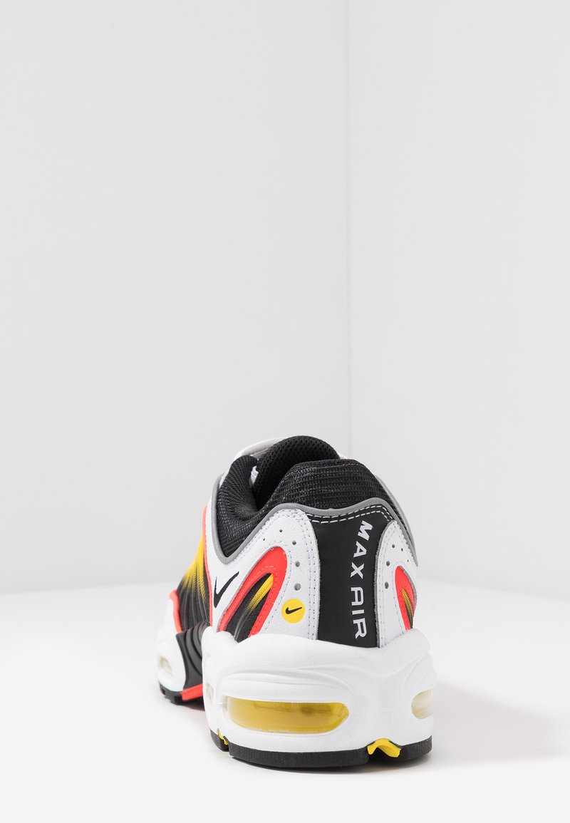 Nike Sportswear Air Max Tailwind Iv Matalavartiset Tennarit White Black Bright Crimson Chrome Yellow Reflect Silver Zalando Fi Nike Sportswear Air Max Tailwind Iv Matalavartiset Tennarit White Black Bright Crimson Chrome Yellow Reflect Silver Zalando Fi