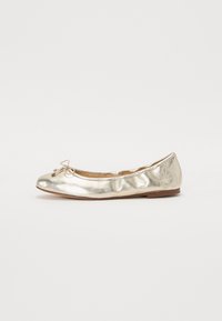 Unselected, gold coloured