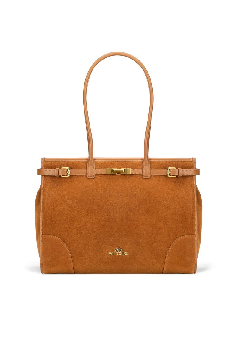 Brązowa torebka z zamszu, z dwoma długimi uchwytami, złotym zapięciem i subtelnym logo umieszczonym w dolnym środku. Prostokątny kształt.