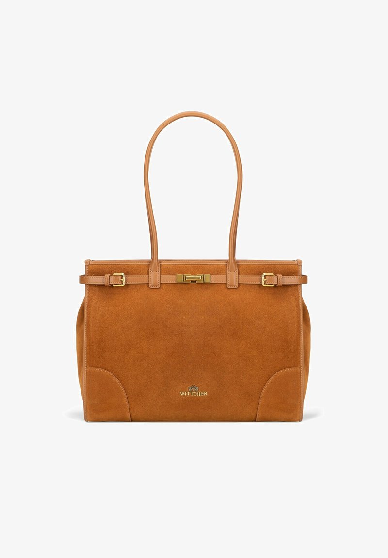 Brązowa torebka z zamszu, z dwoma długimi uchwytami, złotym zapięciem i subtelnym logo umieszczonym w dolnym środku. Prostokątny kształt.