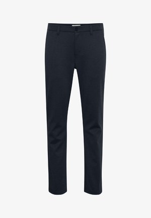 Pamuknate mornarskoplave hlače ravnog kroja s zakopčavanjem na gumbe, bočnim džepovima i glatkom teksturom. Bez vidljivih uzoraka ili grafika.