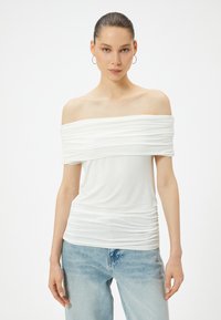 Koton OFF SHOULDER - T-Shirt basic - white
