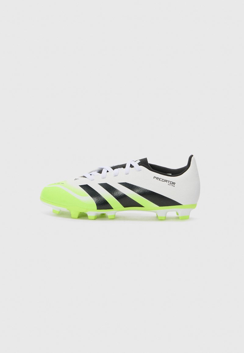 Scarpino da calcio bianco con strisce nere e accenti verde brillante. Presenta un design aerodinamico e una punta testurizzata. Suola leggera per una migliore trazione.