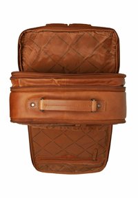 Valigia in pelle marrone con scomparti multipli, chiusura a zip e un interno a motivo. Dotata di una maniglia robusta per il trasporto.