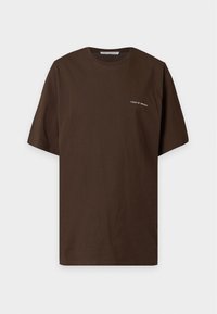 Επιλέχθηκε, dark mahogany
