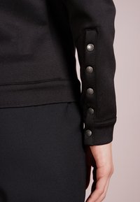 Barbour International Mikina na zip - black