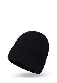 Zwarte gebreide beanie met een opgerolde rand, voorzien van een gestructureerd logo in dezelfde kleur. Zacht materiaal en een ronde bovenkant.