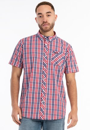 Korte mouw knoopshirt in een rood, wit en marineblauw geblokt patroon. Heeft een kraag, een borstzak en een moderne pasvorm. Gemaakt van katoen.