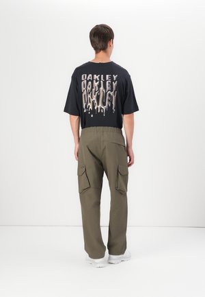 Classificação 9: Oakley - NEW RETRO PANTS - Calças cargo