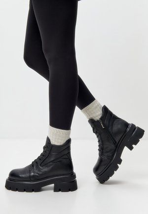 Winter boots - black