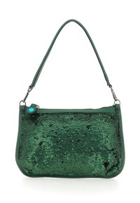 Piccola borsa verde con paillettes scintillanti e una sola tracolla, dotata di chiusura con zip e ganci metallici su ciascun lato.