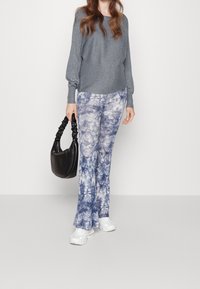 ONLY MATERNITY Neule - grey