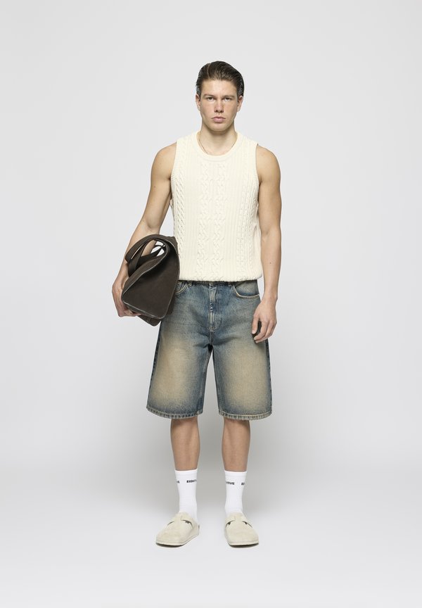 BAGGY UNISEX - Denim shorts - used sand3