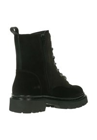 Stivaletti neri in suede con suole in gomma spessa, dotati di zip laterale e design con lacci, dettagli testurizzati e senza motivi visibili.