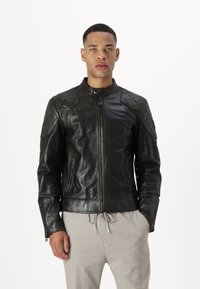 Belstaff OUTLAW - Chaqueta de cuero - black