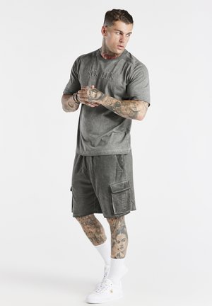STRAIGHT HEM WASHED TEE - Triko s potiskem - grey