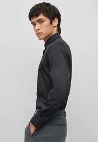 HUGO KENNO - Overhemd - black one