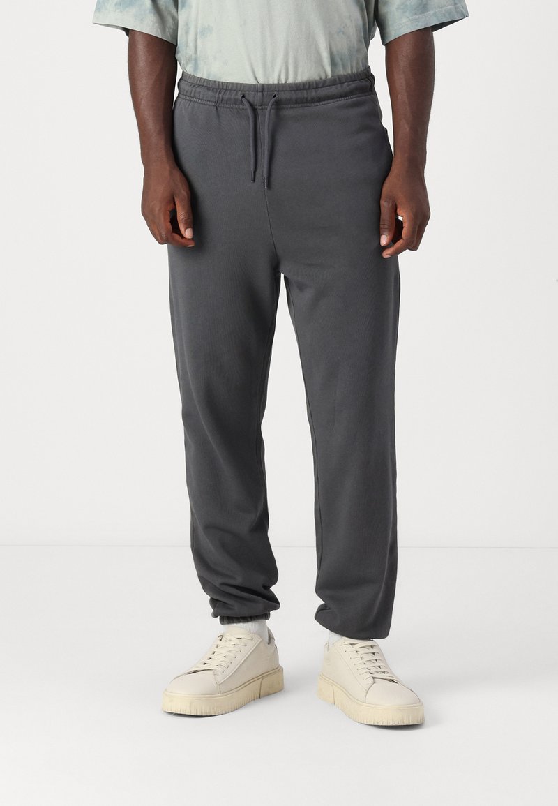 Jack & Jones JPSTKARL JJCHARGE szary