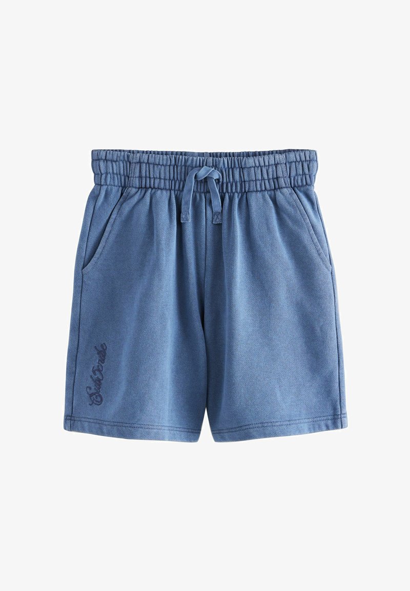 Short bleu à taille élastique avec cordon de serrage et poches latérales, présentant un petit texte en écriture manuscrite sur la jambe gauche.
