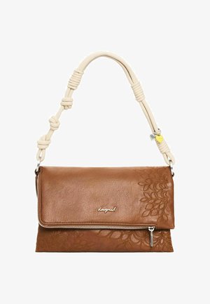 Pruun nahkkäekott, millel on reljeefne lillemuster, kreemjas sang kontrastseks lisandiks, tõmblukuga sulgus ja hõbedaste metalldetailidega.