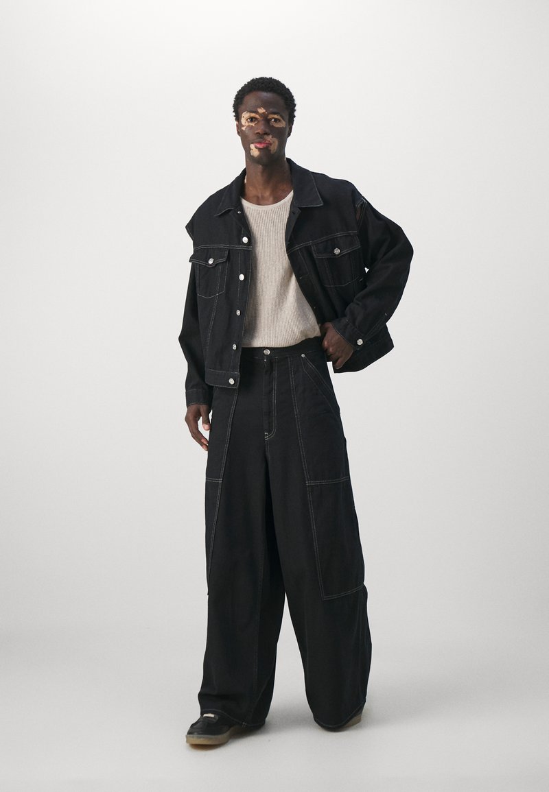 MM6 Maison Margiela POCKET TROUSERS - Jeans Relaxed Fit - black 