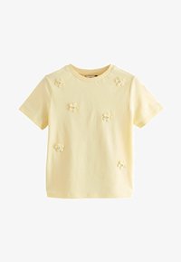Selected, yellow