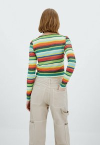 Stradivarius Sweter