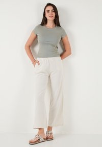 LELA REGULAR FIT - Broek - beige
