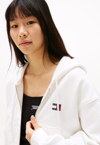 Tommy Jeans Zip-up sweatshirt - ecru