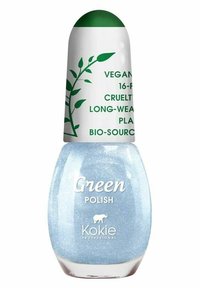 Ljusblå nagellack i en rund glasflaska. Grön kork med bladdesign. Etiketterna indikerar vegan, cruelty-free och miljövänlig.