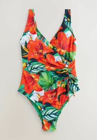 Eén stuk badpak met een levendig bloemenpatroon in rood, oranje en groen. Beschikt over een wikkelontwerp en verstelbare zijscrunchdetails.