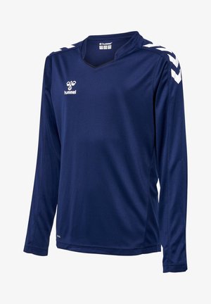 Granatowy długoslewy sportowy t-shirt wykonany z gładkiego materiału, z dekoltem w kształcie V, białym logo i paskami na ramionach, dopasowany krój z wentylowanymi brzegami.