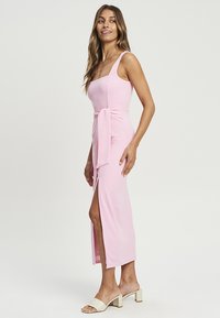 CALLI OLAH MIDI - Denné šaty - pale pink
