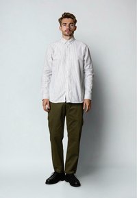 Clean Cut Copenhagen TWILL  - Chino - army green