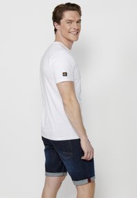 Koroshi SHORT SLEEVE - Triko s potiskem - blanco   white