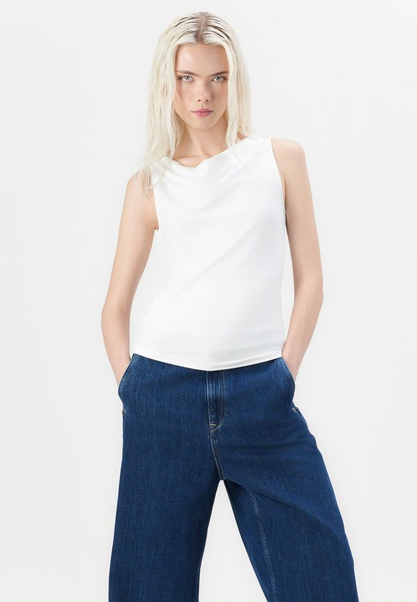 VIKENZA WATERFALL - Top - optical snow2