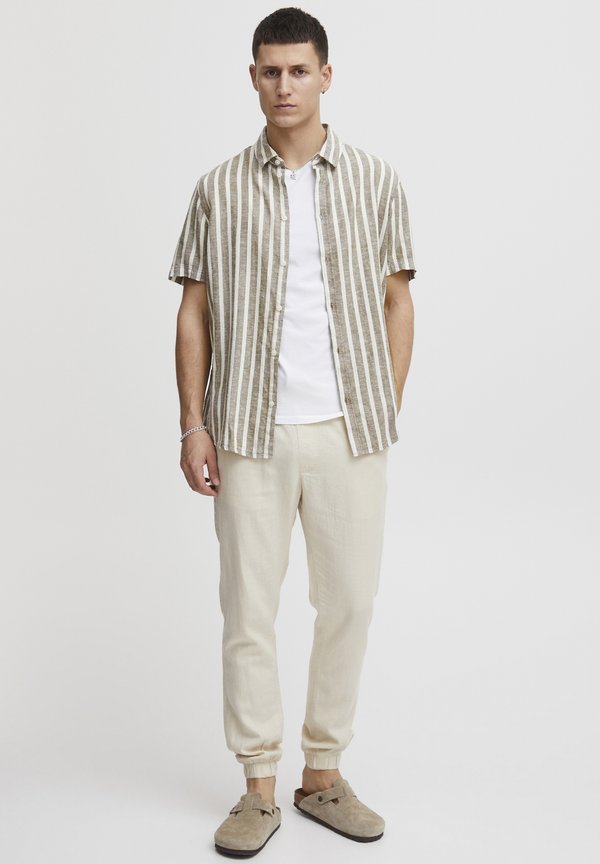 PROCHY - Shirt - shitake2