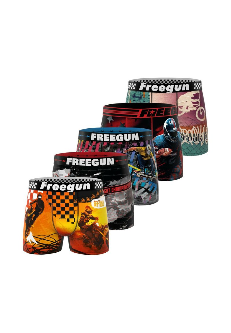 Cinq paires de boxers Freegun présentant divers designs graphiques. Les matériaux sont lisses, avec des imprimés colorés et des ceintures élastiques.