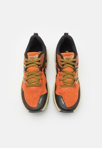New Balance FRESH FOAM X HIERRO V7 - Trail running shoes - cayenne