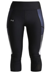 Černé zkrácené legíny Under Armour s vysokým pasem, s modrými a černými pruhovanými bočními panely a bílými diagonálními proužky pod koleny.