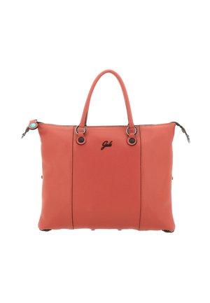 Borsa a mano in pelle rosa corallo con doppi manici, logo Gabs nero sul davanti e chiusura con cerniera con tiretto rotondo blu e nero.