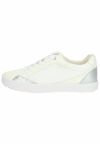 Sneaker bianca con tomaia in pelle liscia, dettagli argentati sul tallone e sulla punta, chiusura con lacci e suola in gomma testurizzata.