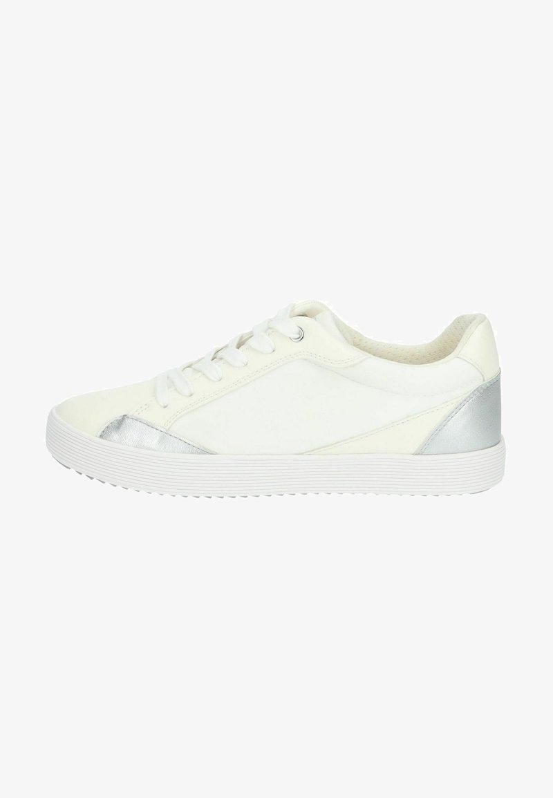 Sneaker bianca con tomaia in pelle liscia, dettagli argentati sul tallone e sulla punta, chiusura con lacci e suola in gomma testurizzata.