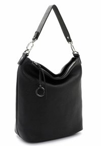 Czarna skórzana torba na ramię o teksturowanym wykończeniu, luźnym kroju, z zamkiem błyskawicznym oraz detalami w srebrnym kolorze.