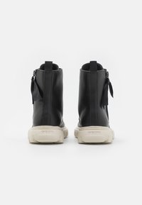 Geox JUNETTE - Stivaletti stringati - black/milk
