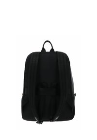 Sac à dos noir avec deux bretelles réglables, une poignée supérieure, texture lisse, sans motifs ni accents visibles. Design simple et fonctionnel.