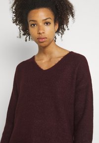 Vero Moda VMCREWLEFILE VNECK  - Camisola - port royale melange