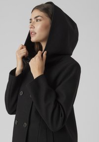 Vero Moda VMFORTUNE SHILA NOOS - Cappotto corto - black