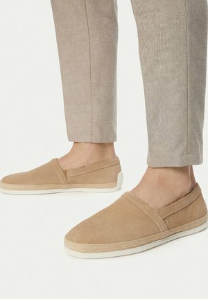 Gino Rossi, - Espadryle
